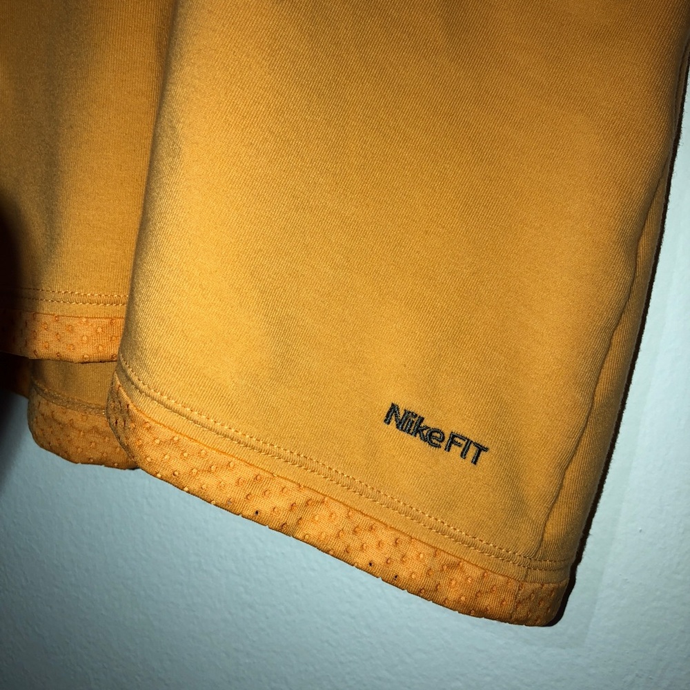 Nike - Picture 5 of 6